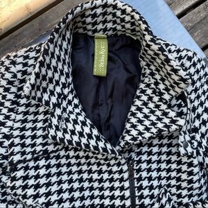 Soia & Kyo mid length, wool houndstooth, size medium coat